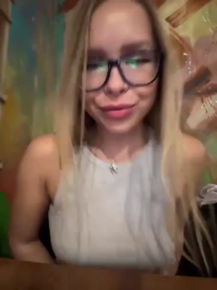 mur_girl