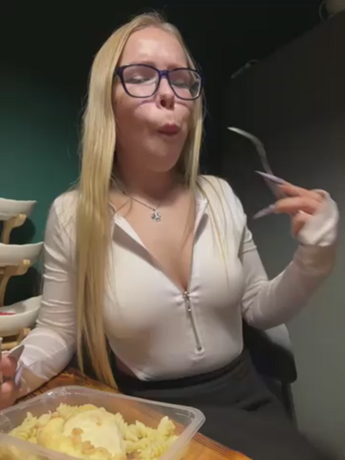 mur_girl