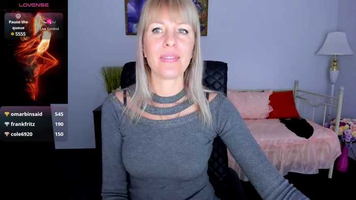 Anita_Tayson