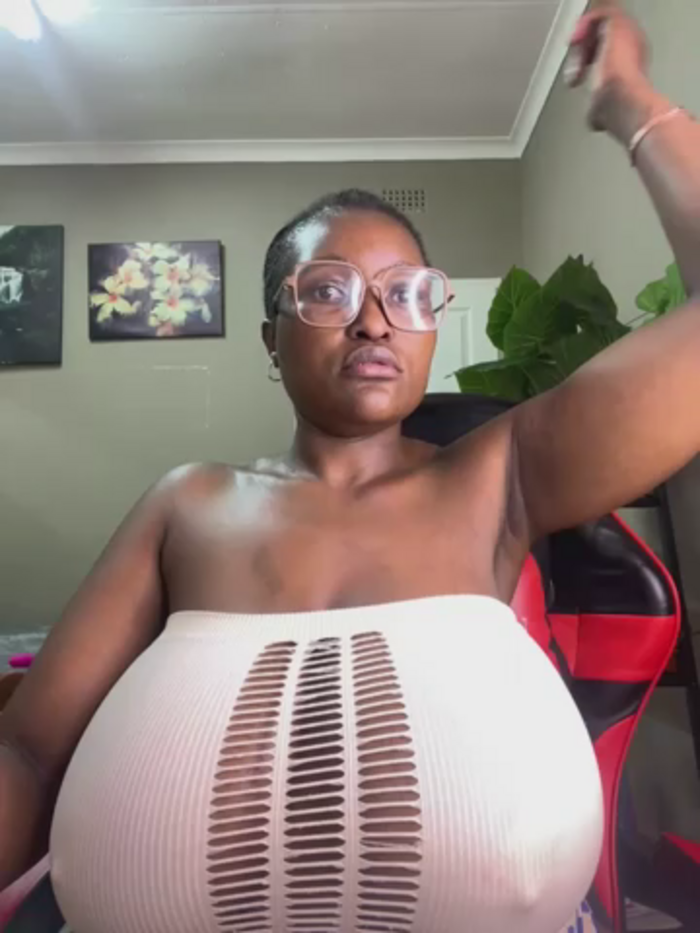 Bustygoddess32