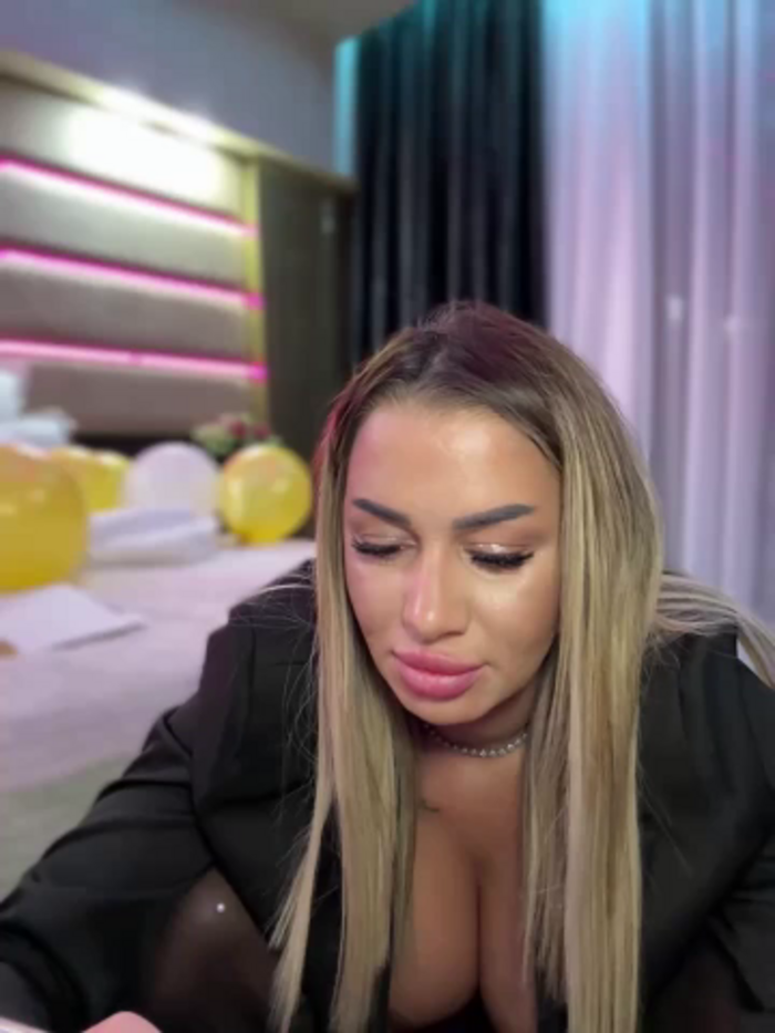 KirstieVegas