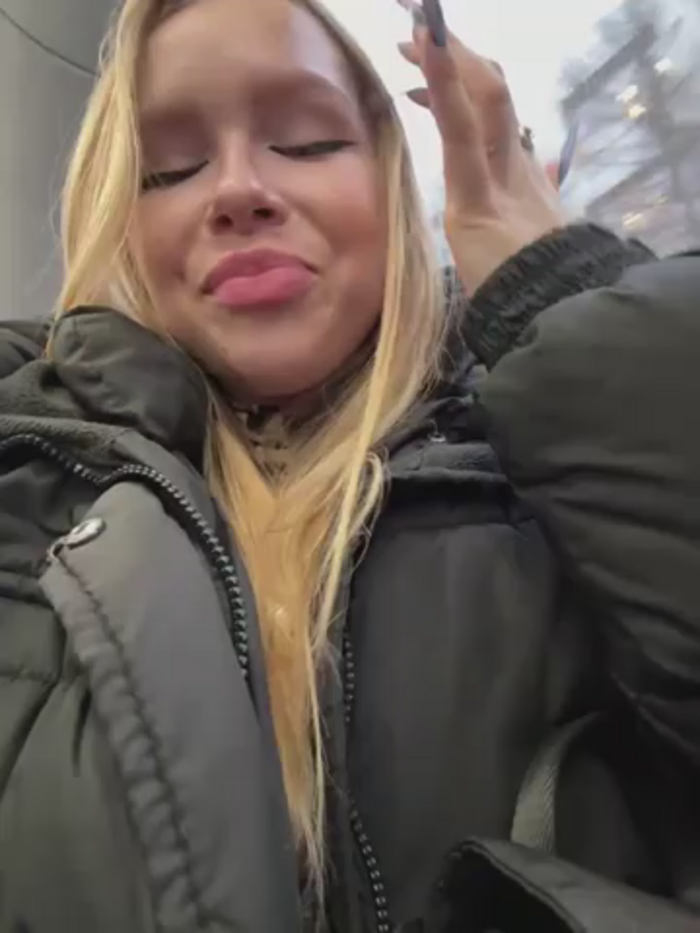 mur_girl