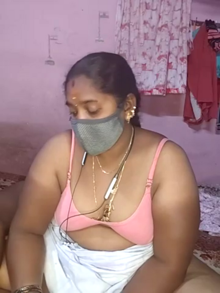 tamilvillagecouple1