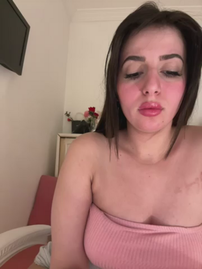Hot_malak