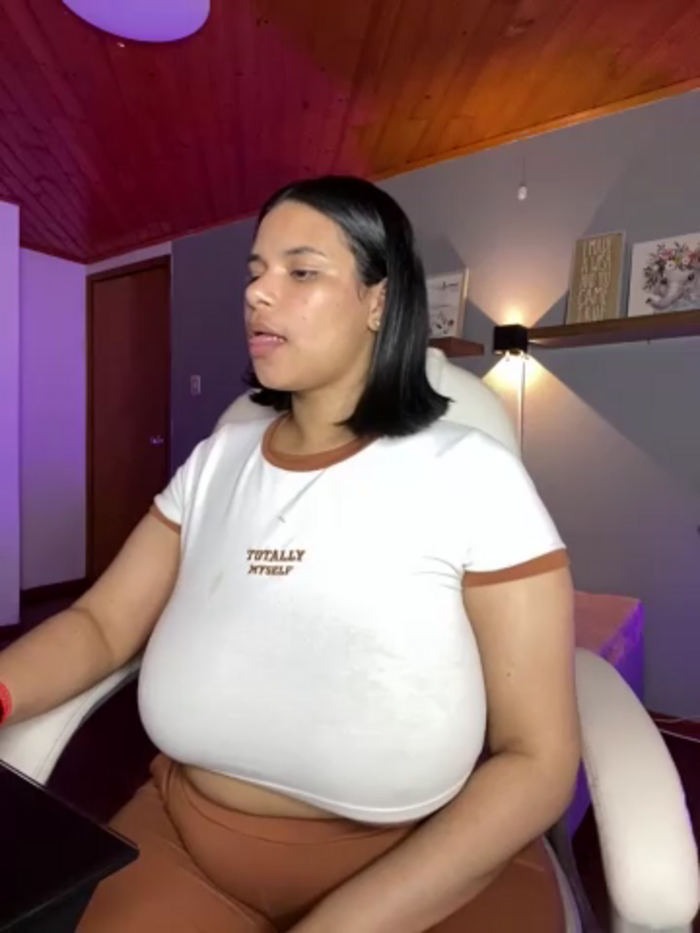 Isabella_boobd