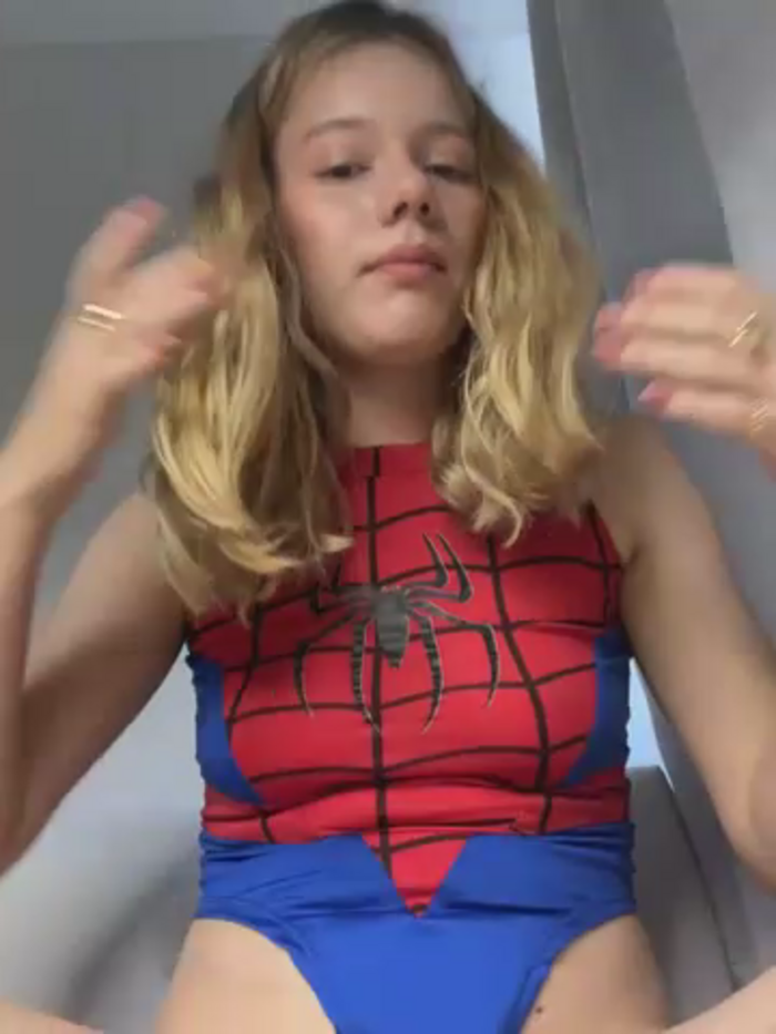 NicoleCut