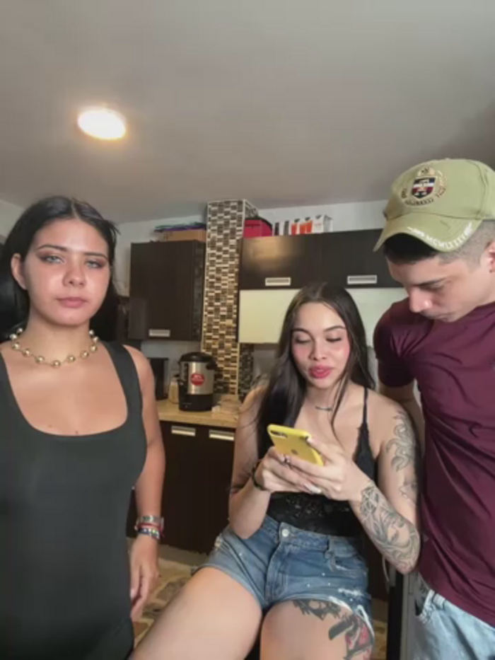 kevin_hotgirls
