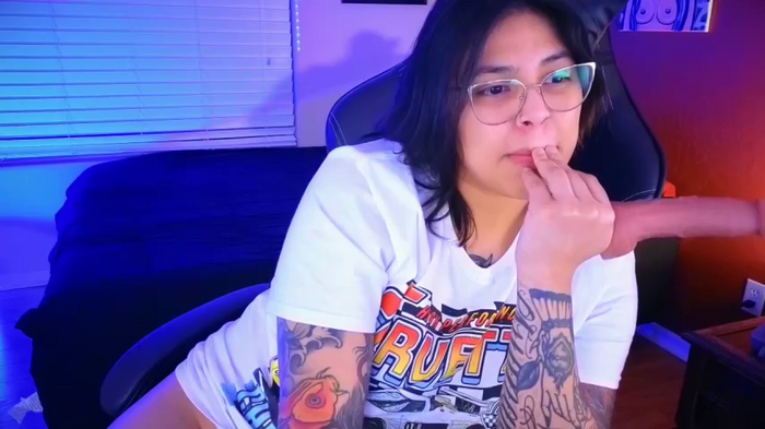 miacanela_xo