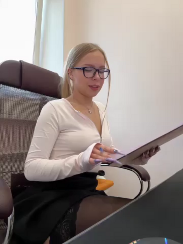 mur_girl