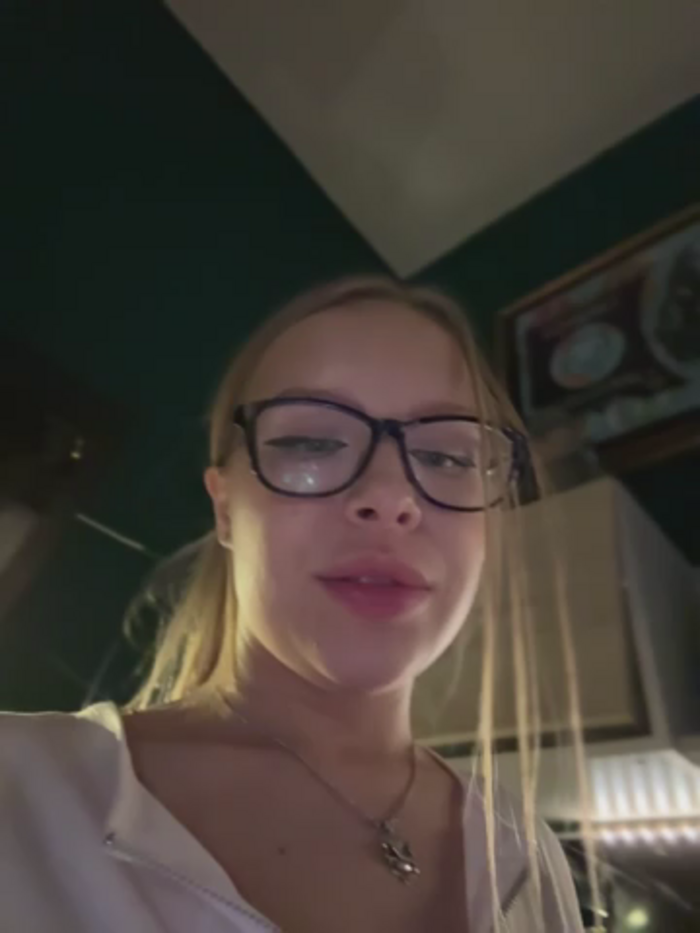 mur_girl