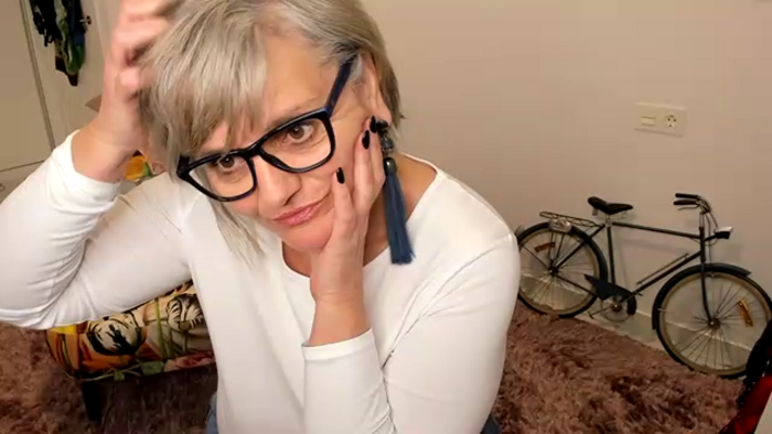 Milf-Ella