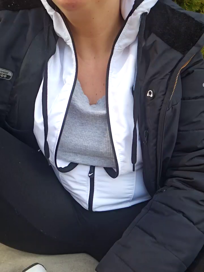 YoungHotMom_