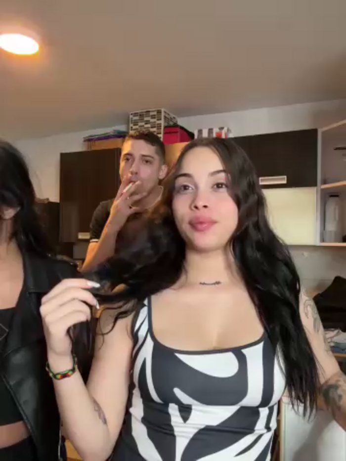kevin_hotgirls