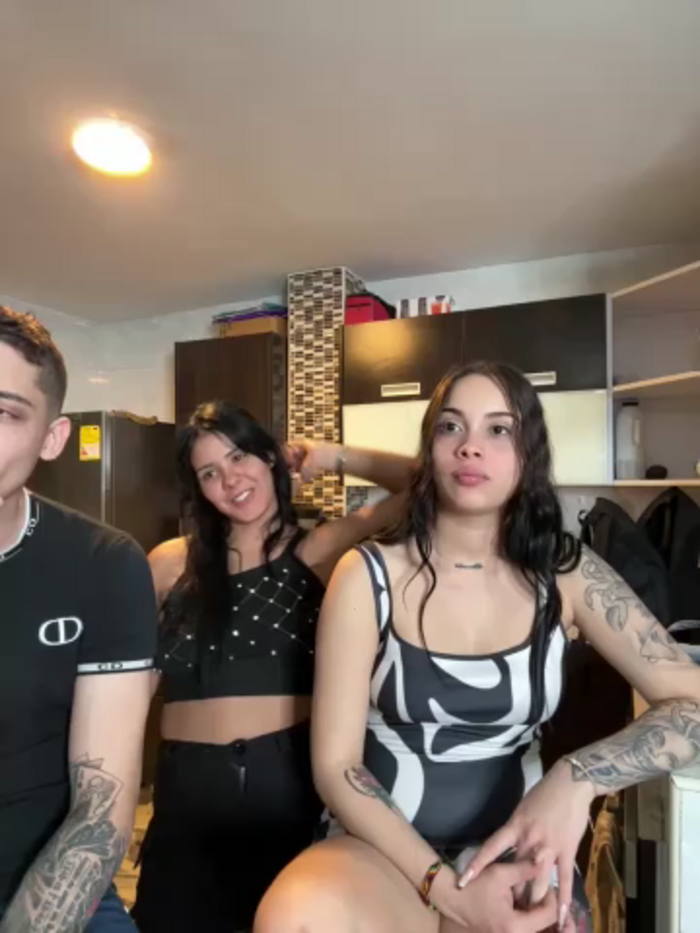 kevin_hotgirls