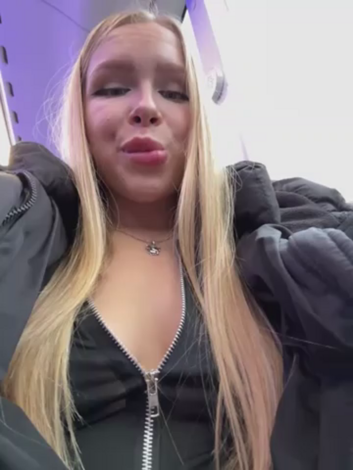 mur_girl