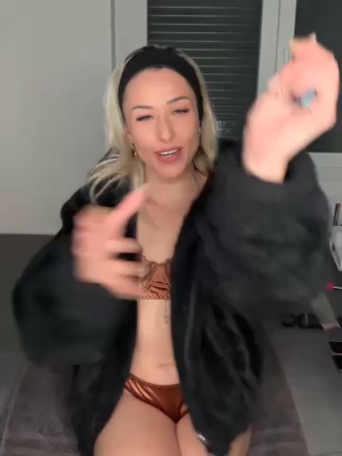 petrouchkaaa_