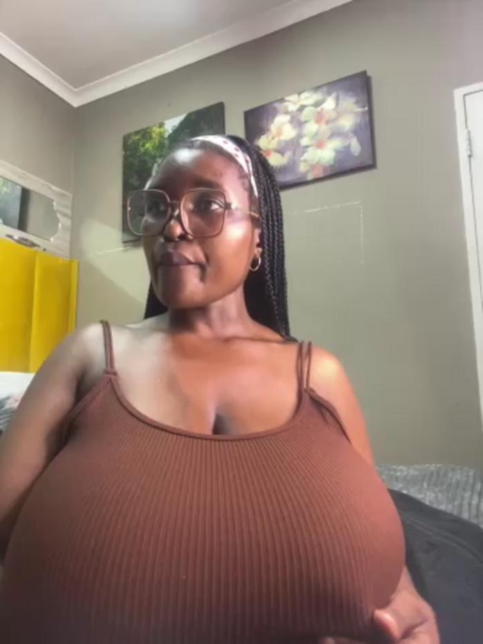 Bustygoddess32