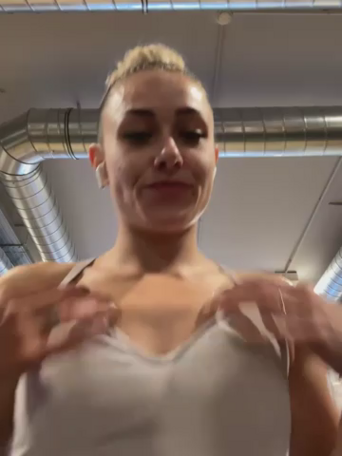 petrouchkaaa_