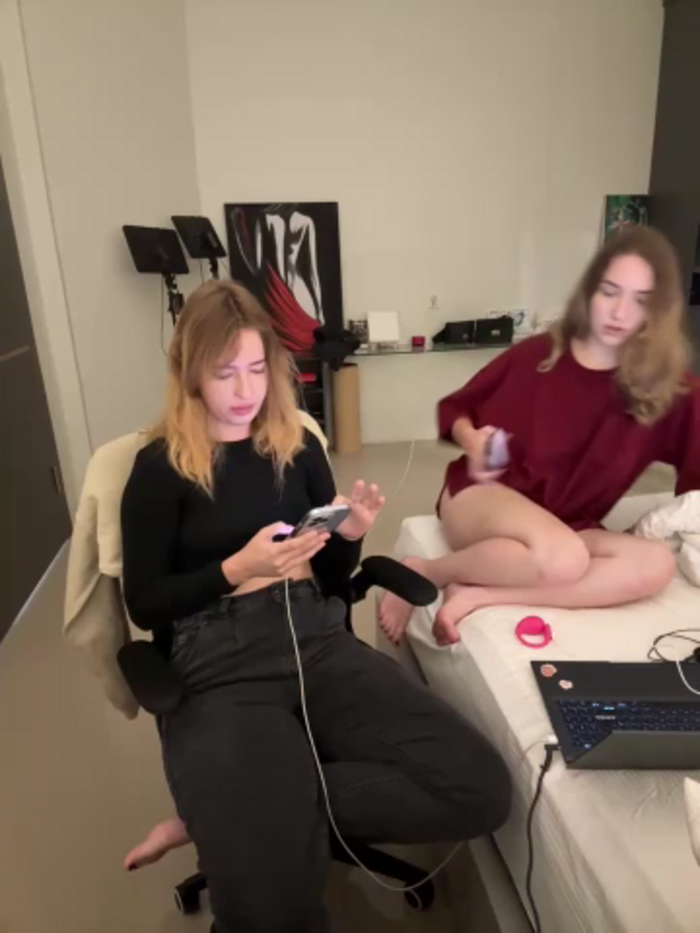 Nura_n_Sarah