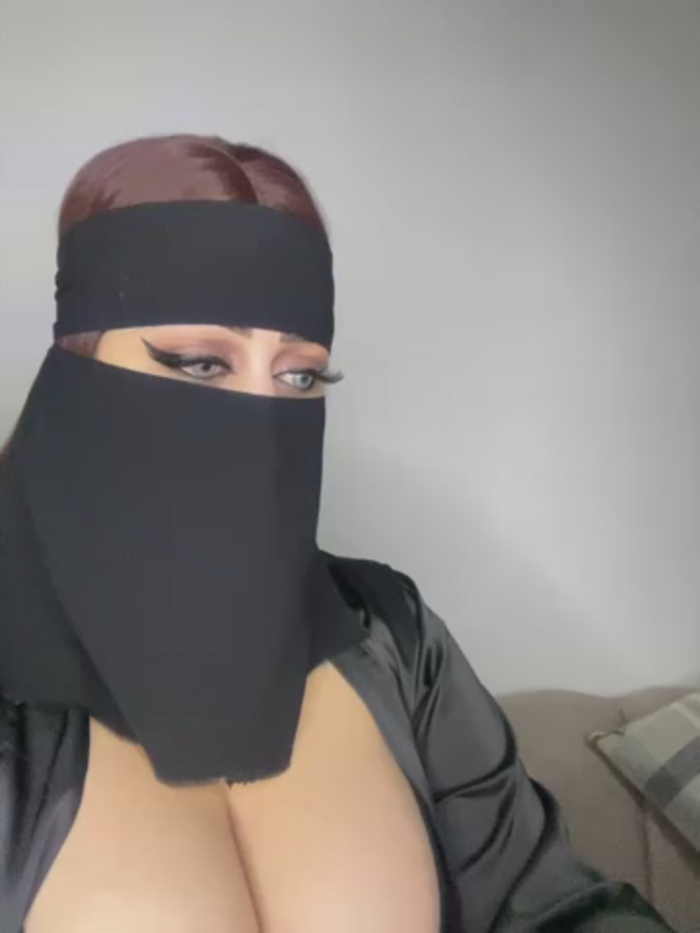 QueenDina777