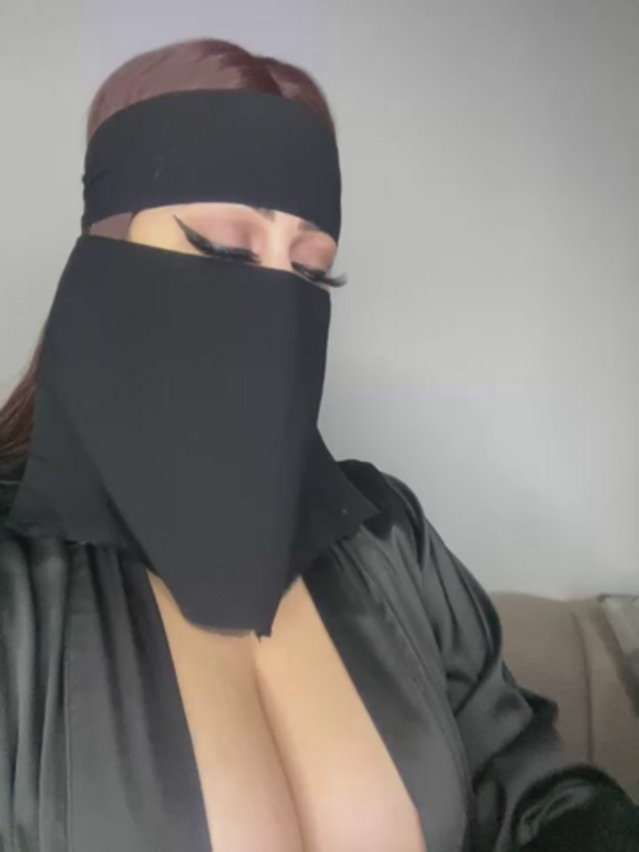 QueenDina777