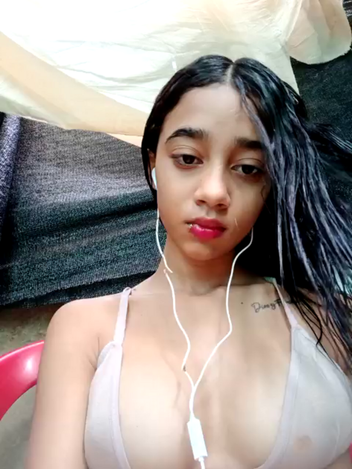 Zoe_Sweett18