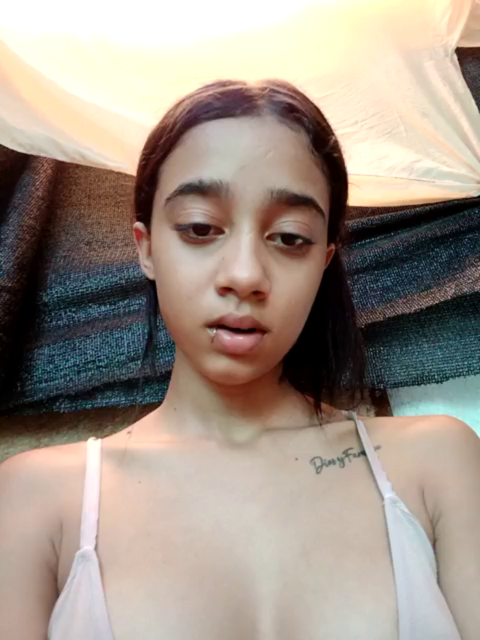 Zoe_Sweett18