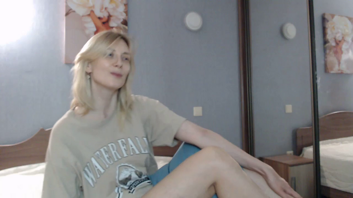 AvelinaLeoni