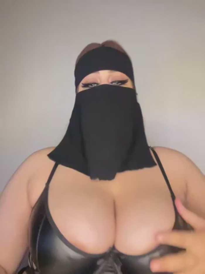QueenDina777