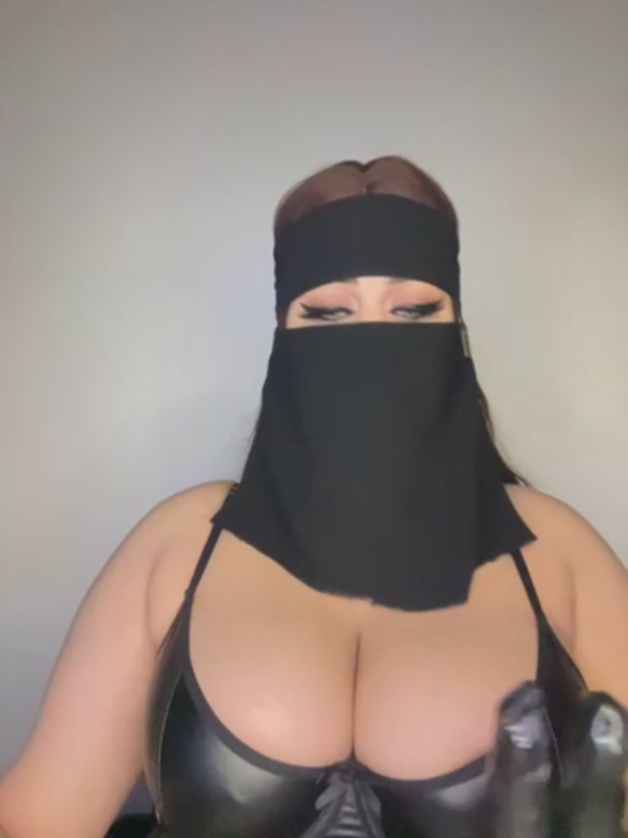 QueenDina777