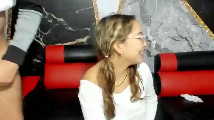 2025/02/02/stripchat-hot-threesome-18-50-37