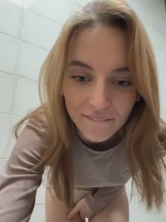 -AngelAri-