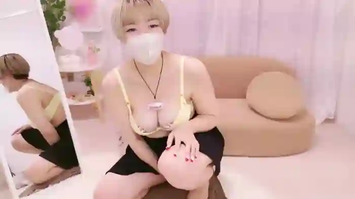 2025/02/02/stripchat-ichigochan_-12-47-11
