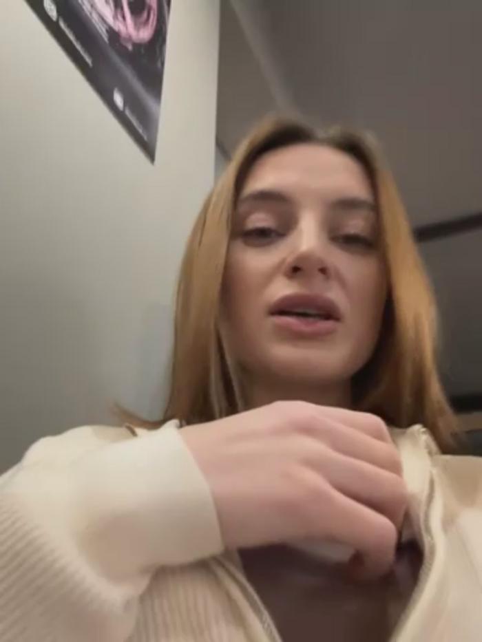 -AngelAri-