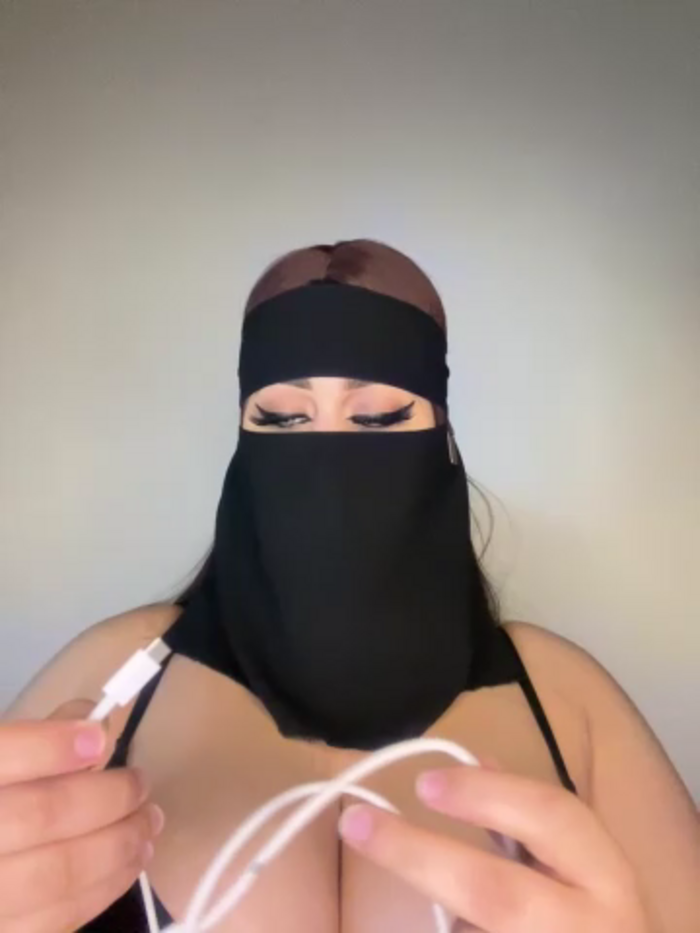 QueenDina777