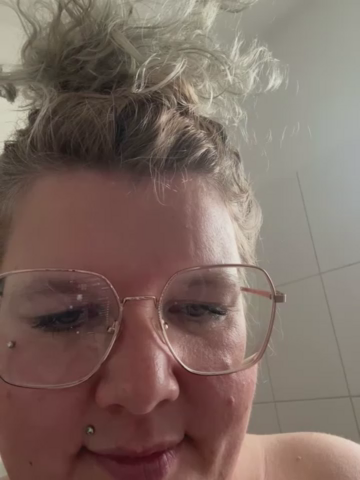CurvyAnonymousGirl89