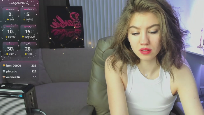 Selena_grey_