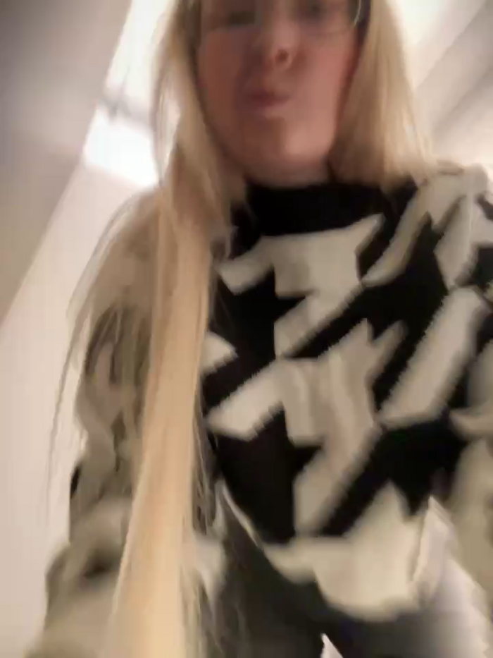 Teya_moon_