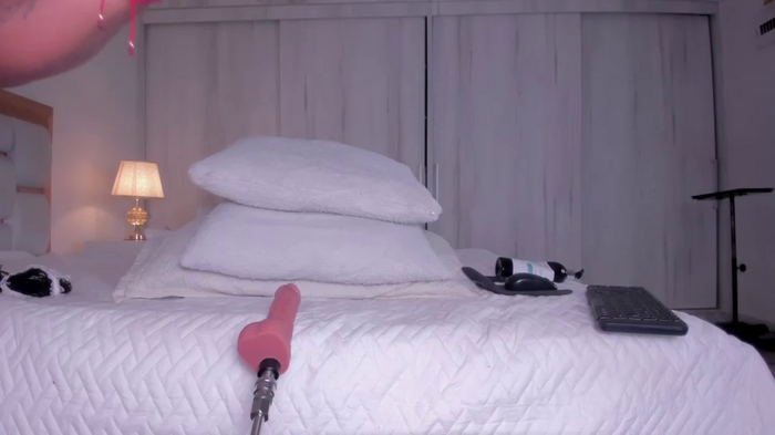 mia_hank