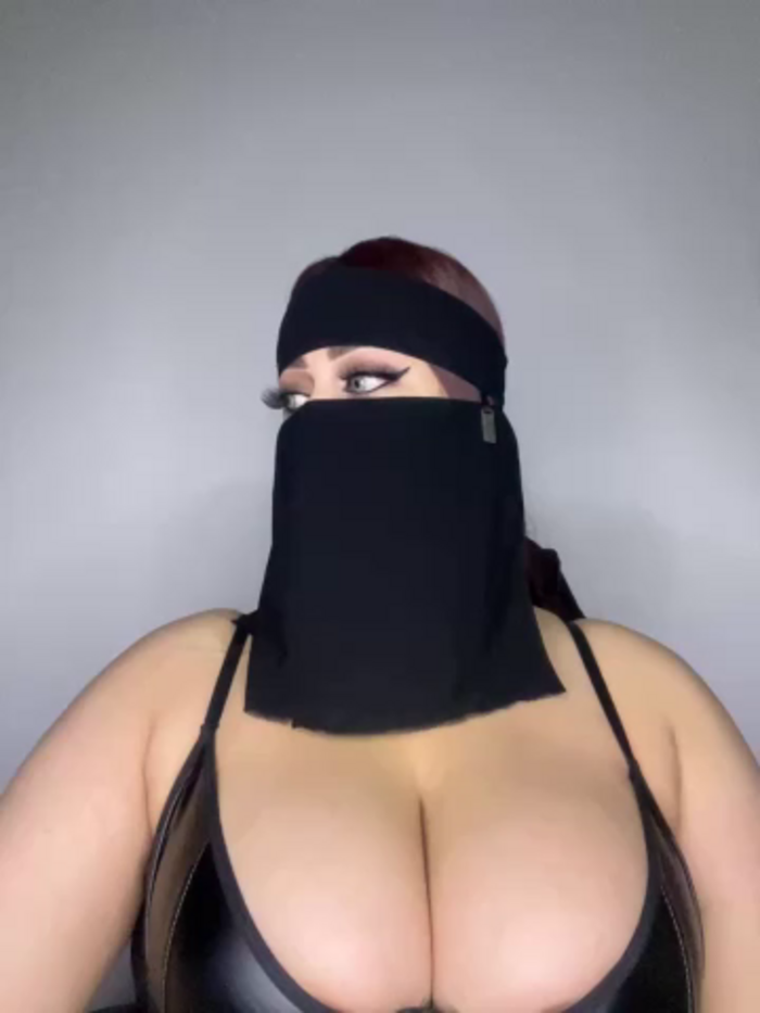 QueenDina777