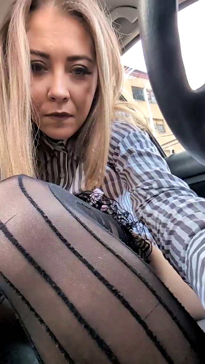 Risky_girl23