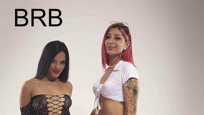 Sarah_and_Nicolle