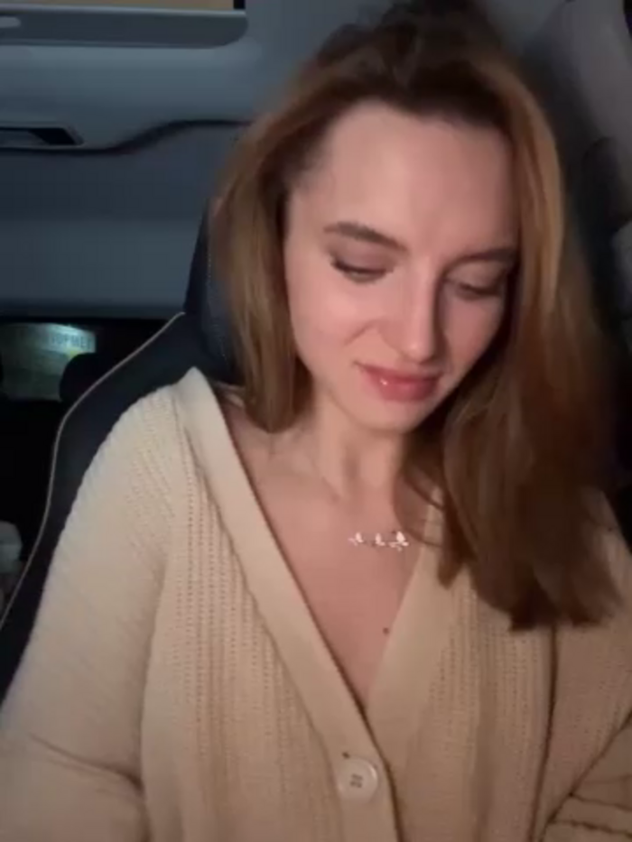 -AngelAri-