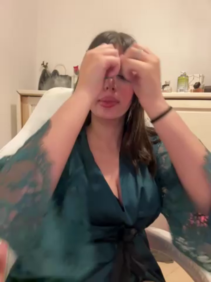 Hot_malak