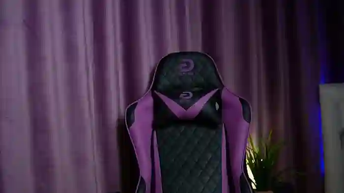 2025/02/06/stripchat-rachelrave-23-13-43