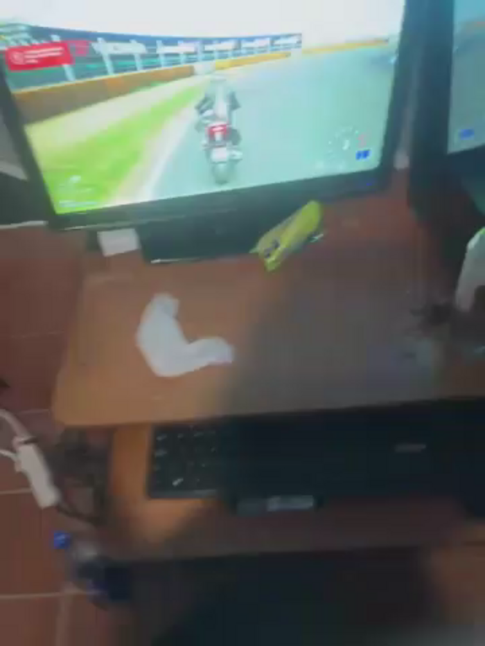 Dandrew_Hot