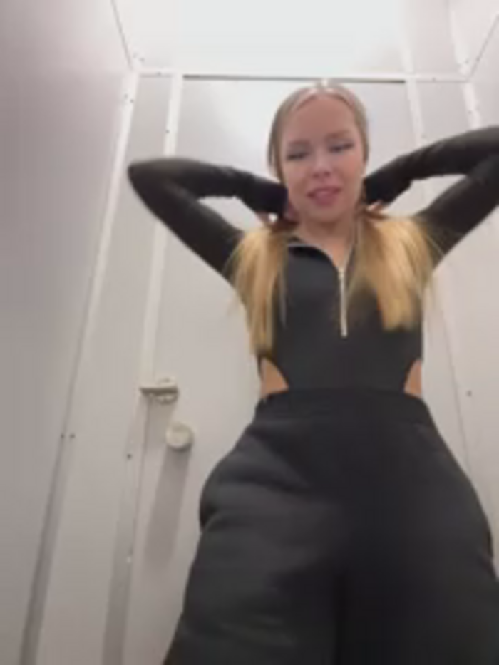 mur_girl