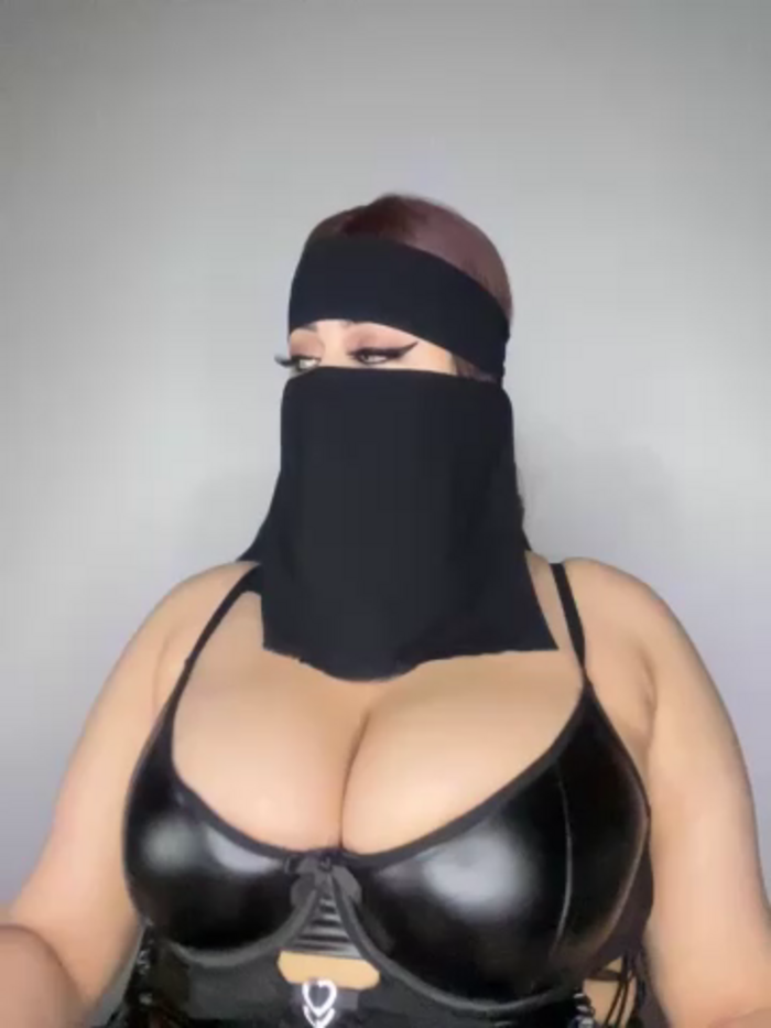 QueenDina777