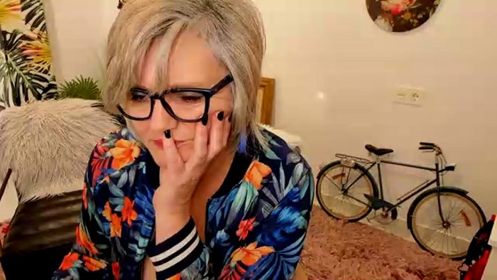 Milf-Ella