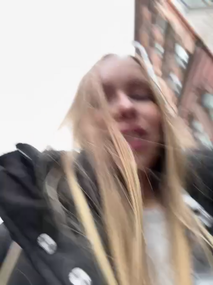 mur_girl
